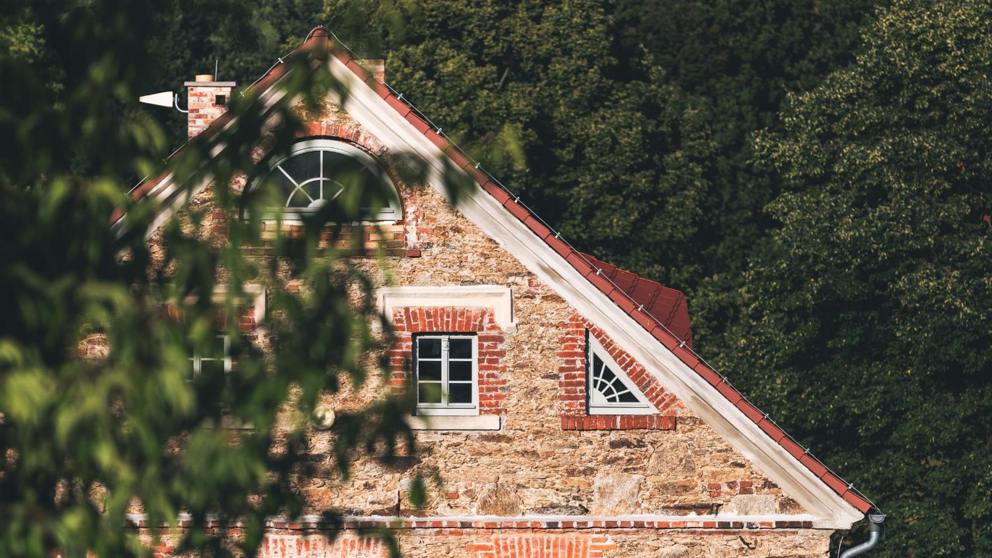 Dom Piwowara Otel Leśna Dış mekan fotoğraf